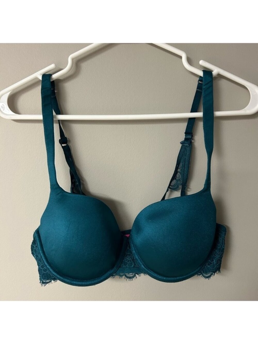 La Senza Smooth Push Up Plunge Bra With Lace Wings‎